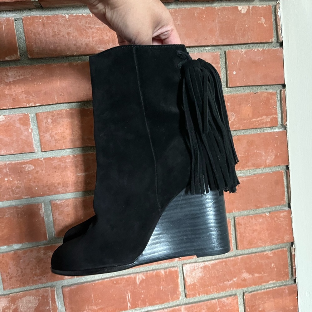Boots - Picture 3 of 4